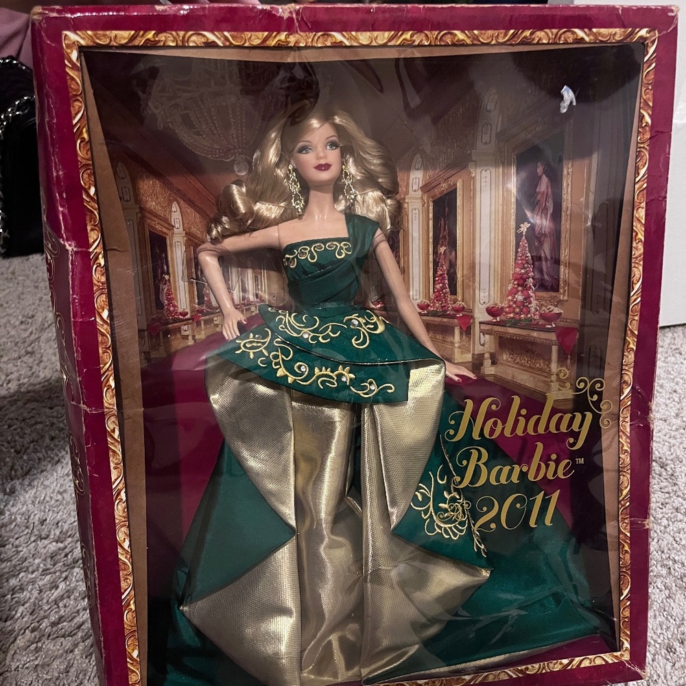 Holiday barbie 2011 Green/Gold High-Low Gown Muse body- new in box